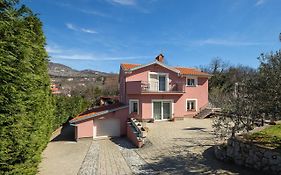 Guest House Gaj B4 In Hreljin With Gym And Barbecue